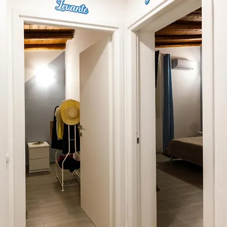 La Praiola Affittacamere Trappeto (Sicily)